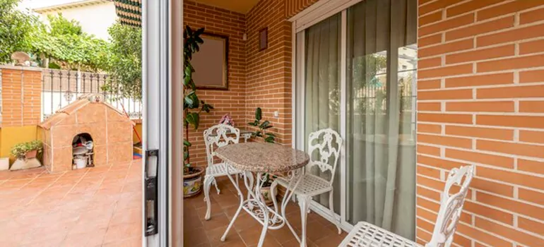 Adding Porch Enclosures To Your Home in Vaughan, Ontario